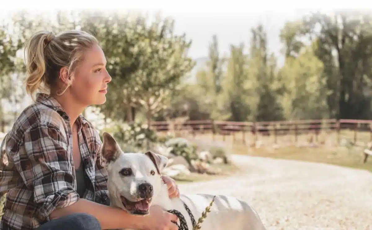 Katherine Heigl with dog outdoors